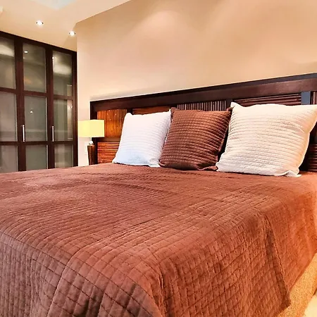 アパート Magnificent One Bedroom In Center *